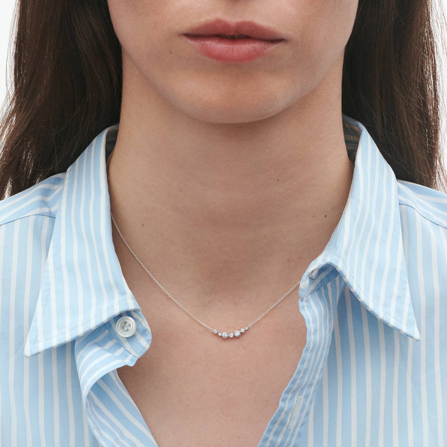 DETAIL243764